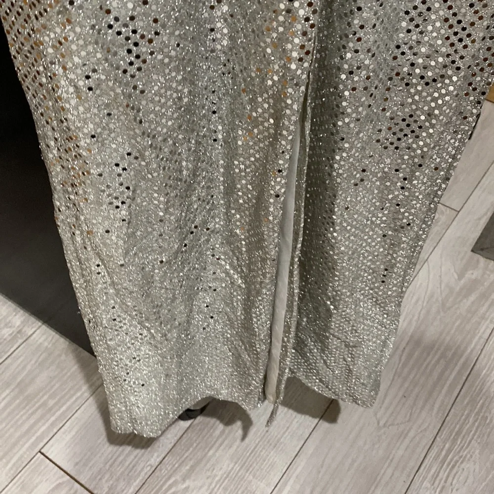 Silver gown - Picture 4 of 8